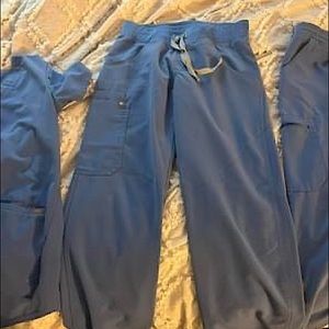 Figs scrubs ceil blue XS/P (two bottoms, one top)